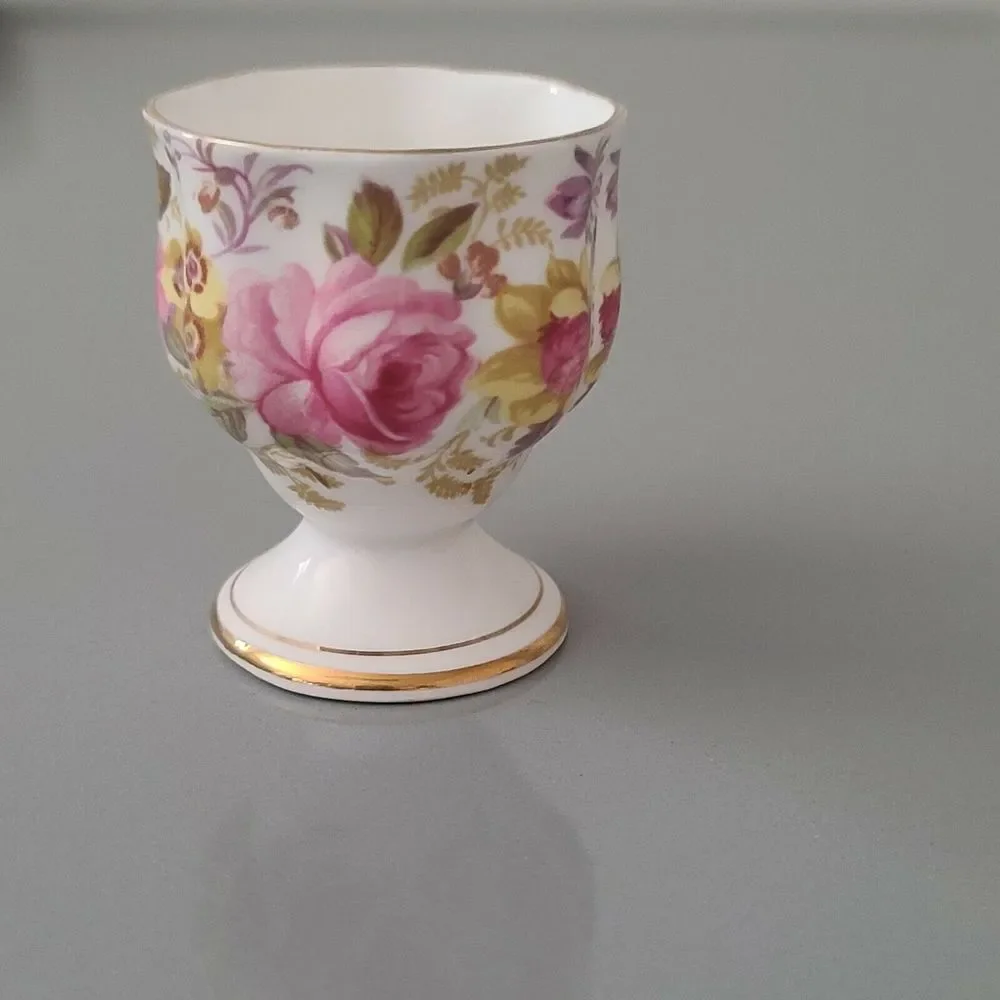 Royal Albert | SERENA Floral Design Vintage painted Egg Cup RARE VINTAGE